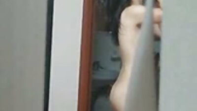 Karcsú, barna van a seggfej csaladi szexvideo nyalogatja