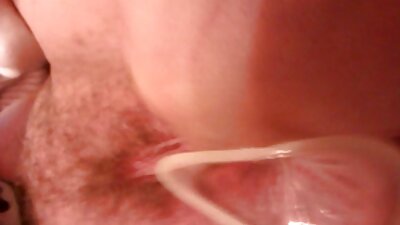 Dögös GILF családi szex videók Olivia Westervelt masturbates-ban ágy