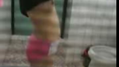 Pimasz milf szeret adni Mellek csaladiporno