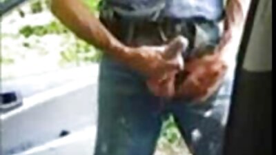 Petite iskoláslány nevű skarlát adja a fejét, majd kap egy családi szexvideok kört doggystyle